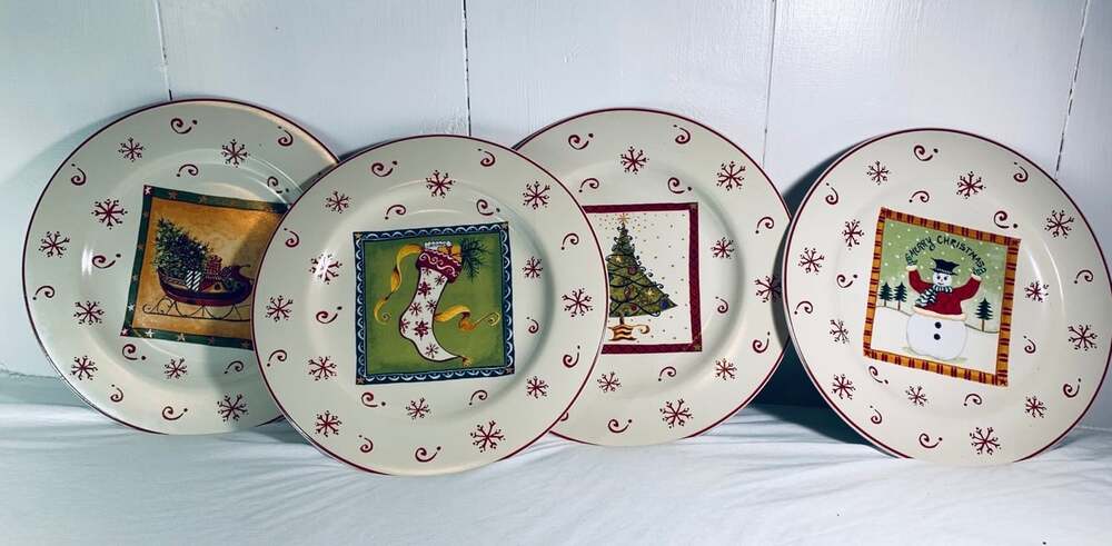 Sakura Christmas Dessert Plate set of Four